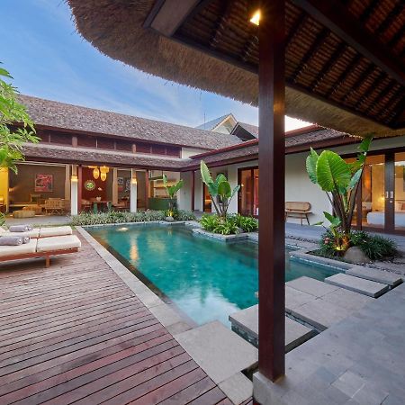 Bumbak Park Villas Canggu Exterior foto